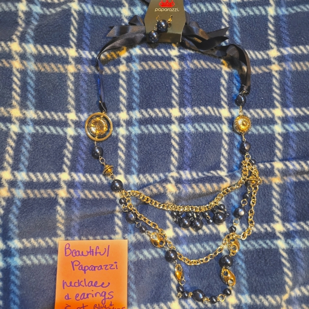 Paparazzi necklace and earrings set